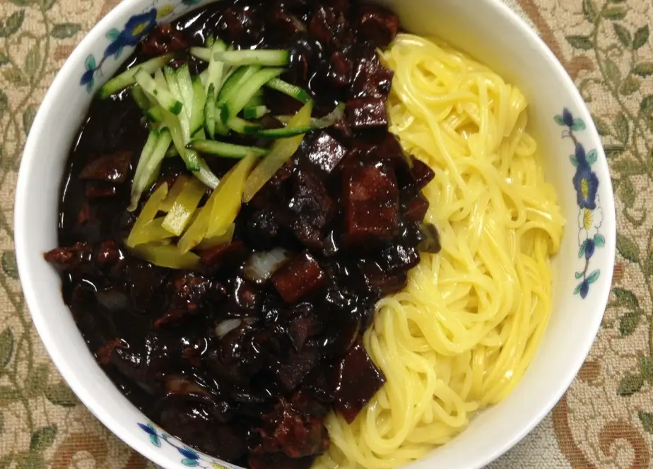 韩式炸酱面食谱 韩式炸酱面食谱