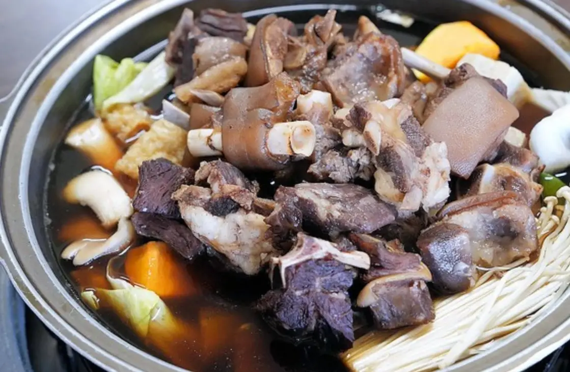 高雄航空教育展示館附近餐廳