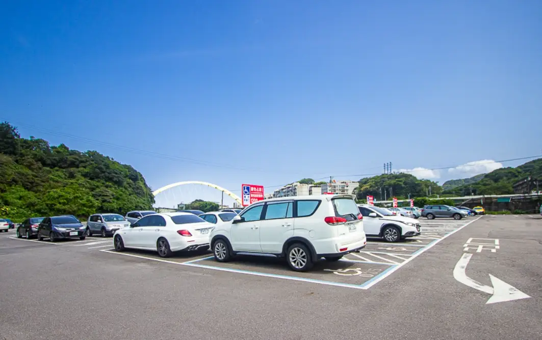 正濱漁港 彩色屋 停車