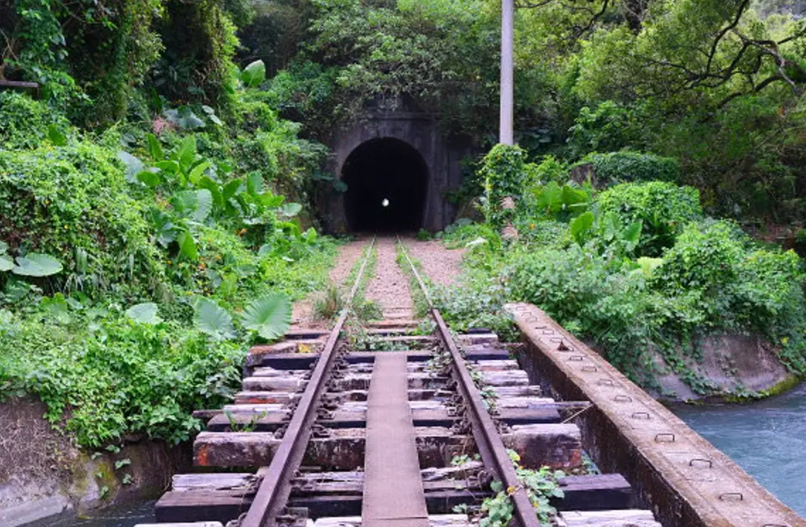 鐵道隧道景點