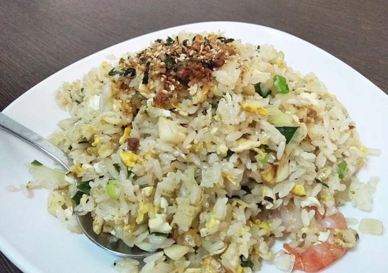 向上路三段小吃