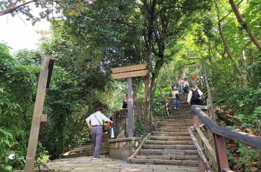 象山夜爬 象山夜爬