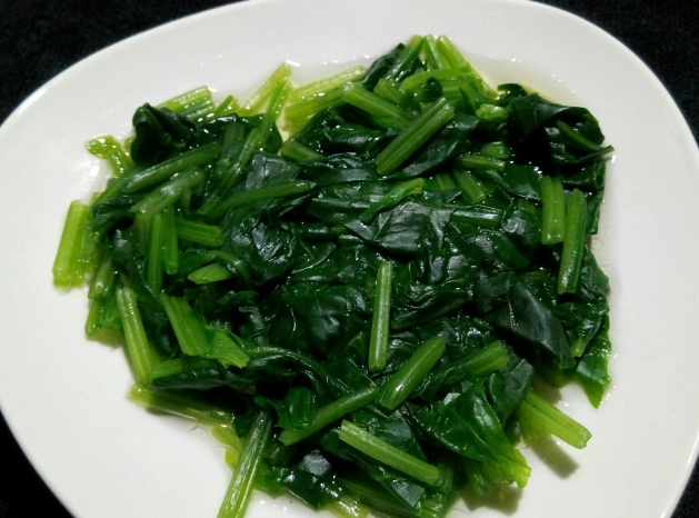 菠菜不能和什麼一起吃
