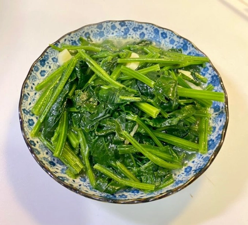 炒菠菜焯水 炒菠菜焯水