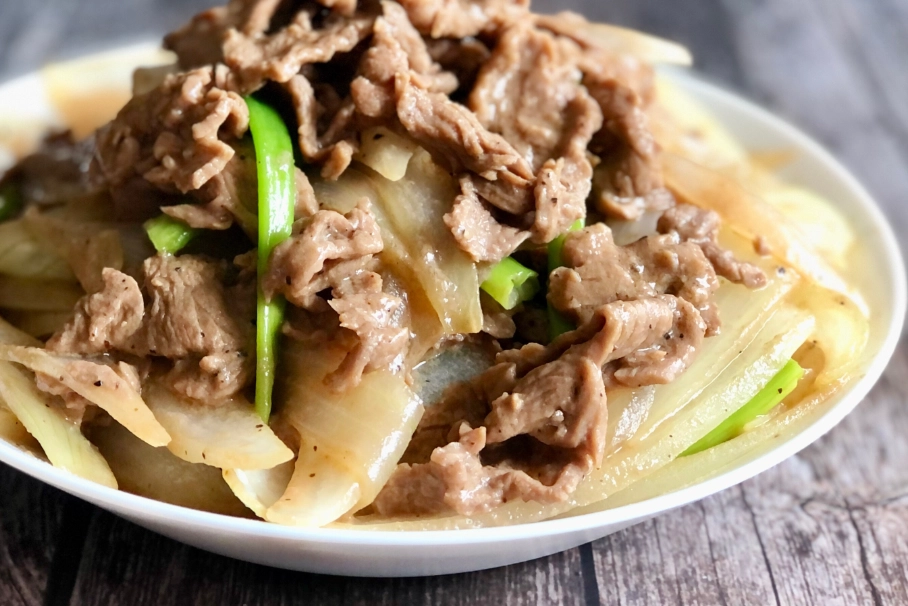 黑胡椒洋蔥炒牛肉 做法