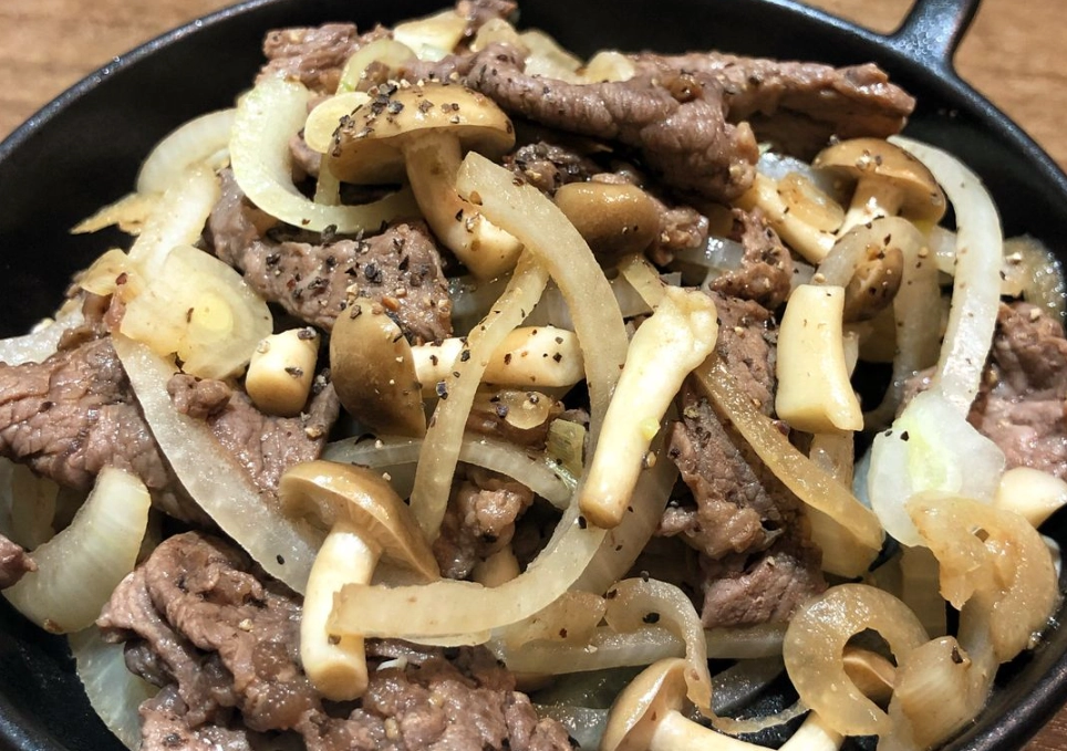 黑胡椒洋蔥炒牛肉 食譜