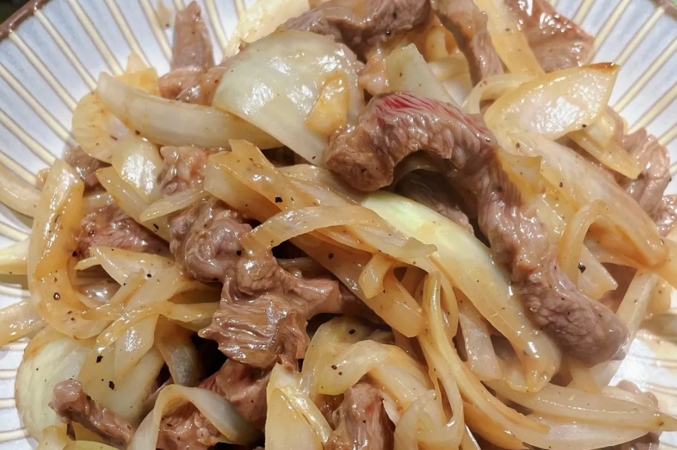 黑胡椒洋蔥炒牛肉 食譜