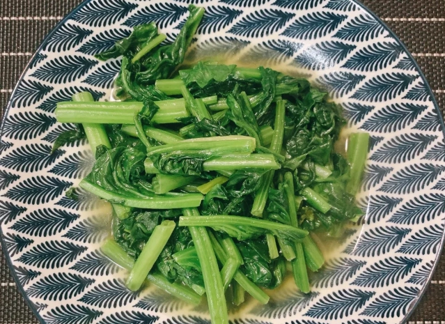 炒菠菜需要焯水吗